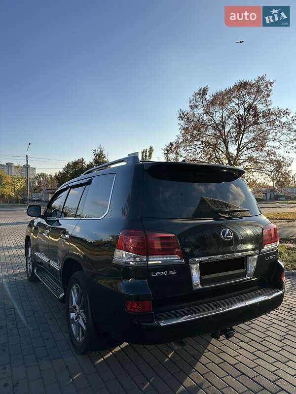 Позашляховик / Кросовер Lexus LX 2014 в Києві