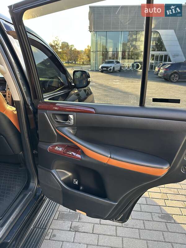 Позашляховик / Кросовер Lexus LX 2014 в Києві