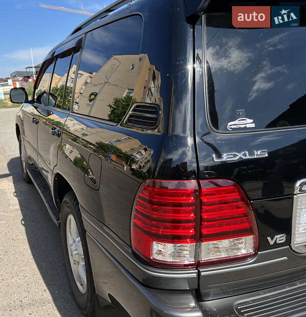 Внедорожник / Кроссовер Lexus LX 2004 в Одессе