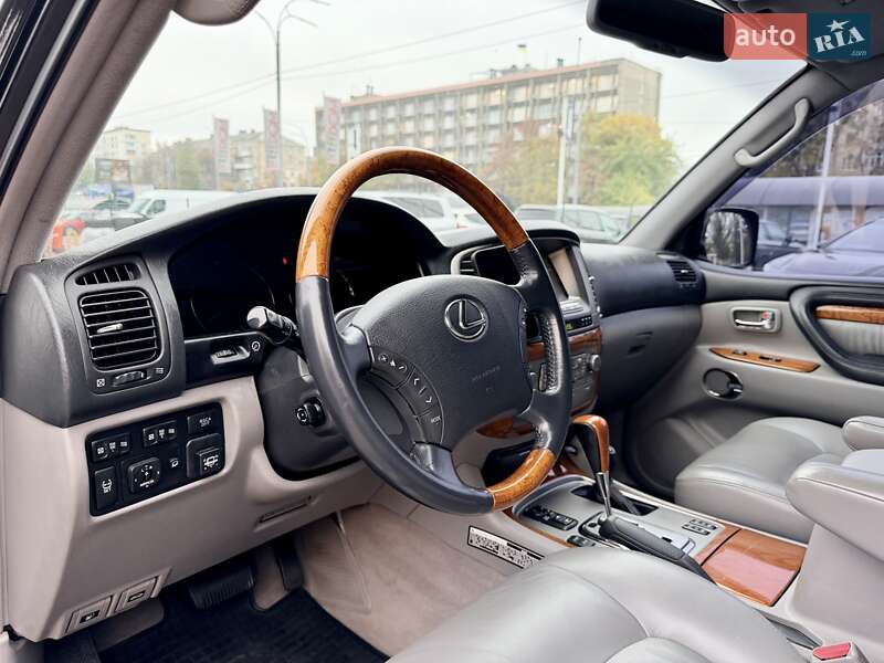 Внедорожник / Кроссовер Lexus LX 2006 в Киеве