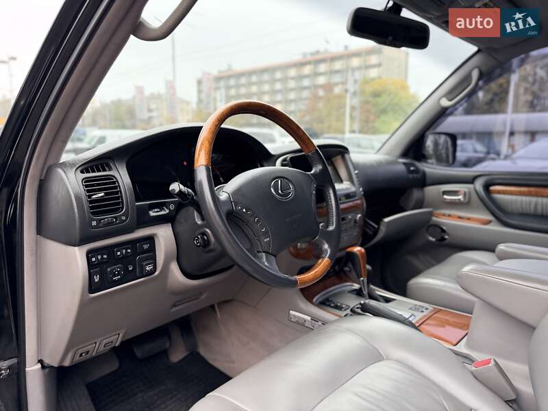 Внедорожник / Кроссовер Lexus LX 2006 в Киеве