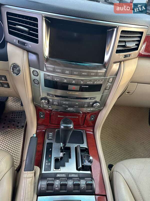 Внедорожник / Кроссовер Lexus LX 2008 в Львове