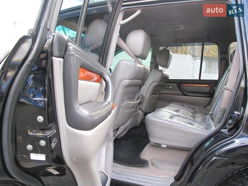 Внедорожник / Кроссовер Lexus LX 2004 в Киеве