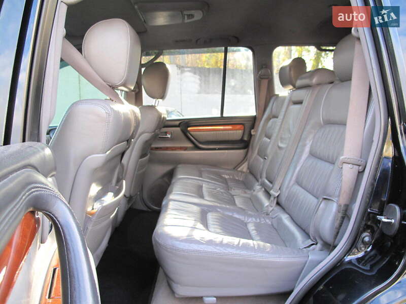 Внедорожник / Кроссовер Lexus LX 2004 в Киеве