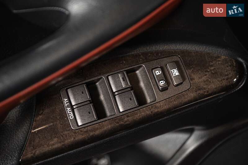 Внедорожник / Кроссовер Lexus LX 2015 в Одессе