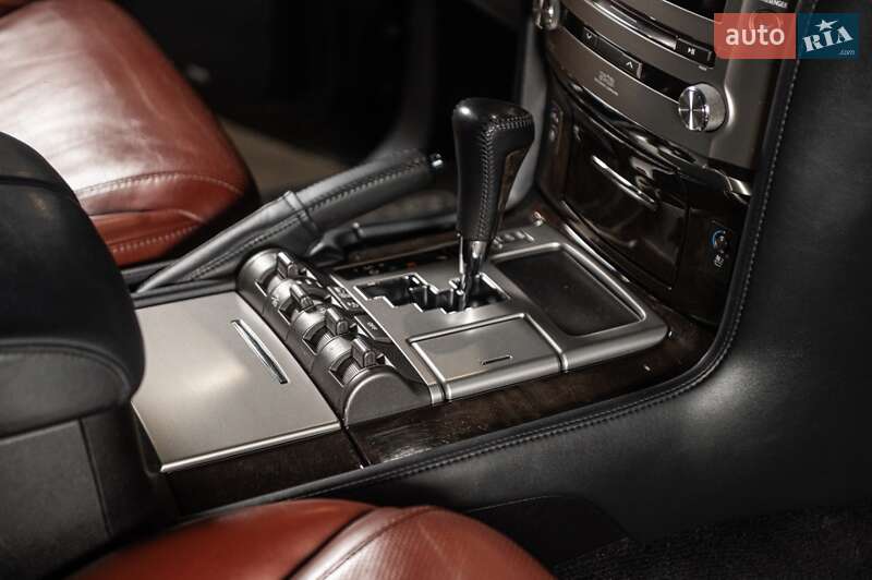 Внедорожник / Кроссовер Lexus LX 2015 в Одессе