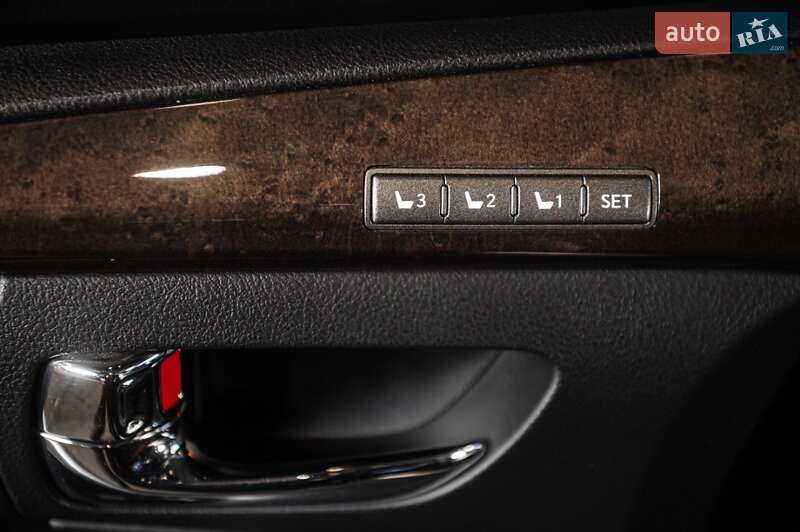 Внедорожник / Кроссовер Lexus LX 2015 в Одессе