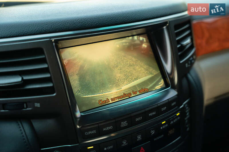 Позашляховик / Кросовер Lexus LX 2008 в Чернівцях