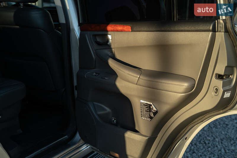Позашляховик / Кросовер Lexus LX 2008 в Чернівцях
