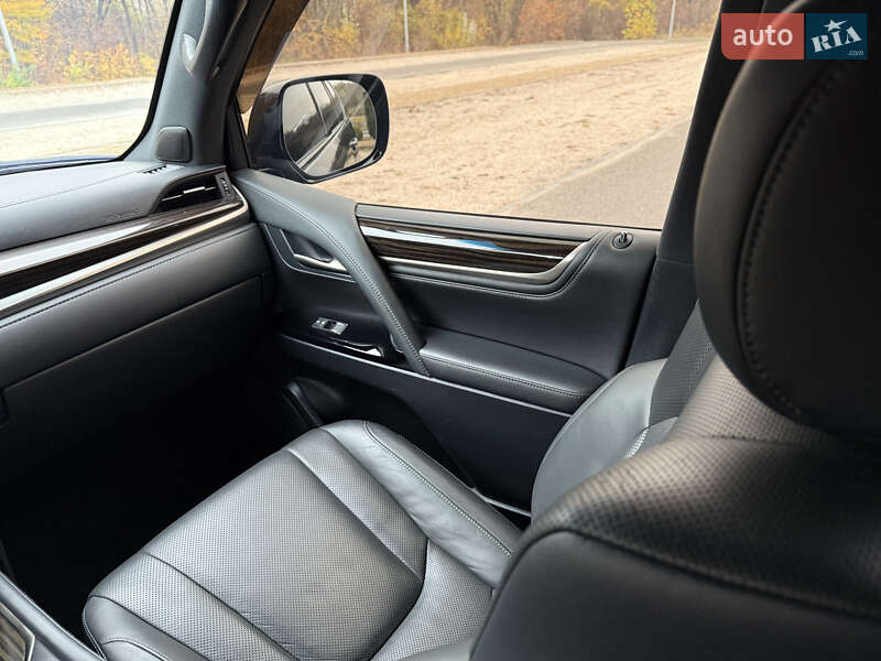 Позашляховик / Кросовер Lexus LX 2021 в Дніпрі