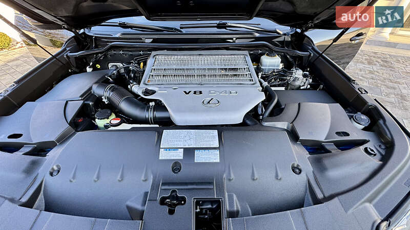 Позашляховик / Кросовер Lexus LX 2018 в Івано-Франківську