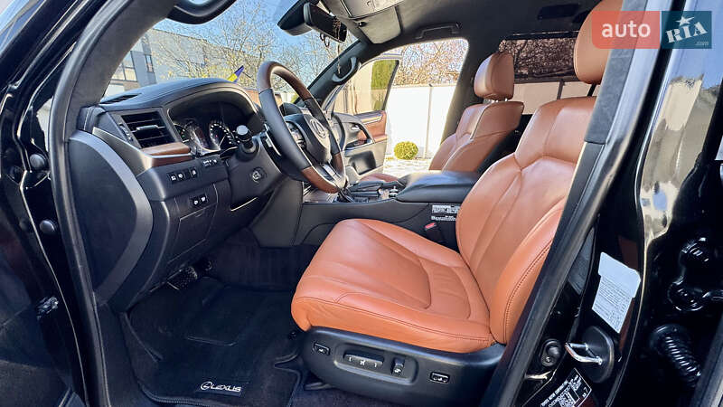 Позашляховик / Кросовер Lexus LX 2018 в Івано-Франківську