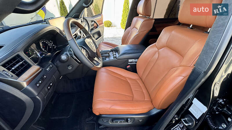 Позашляховик / Кросовер Lexus LX 2018 в Івано-Франківську