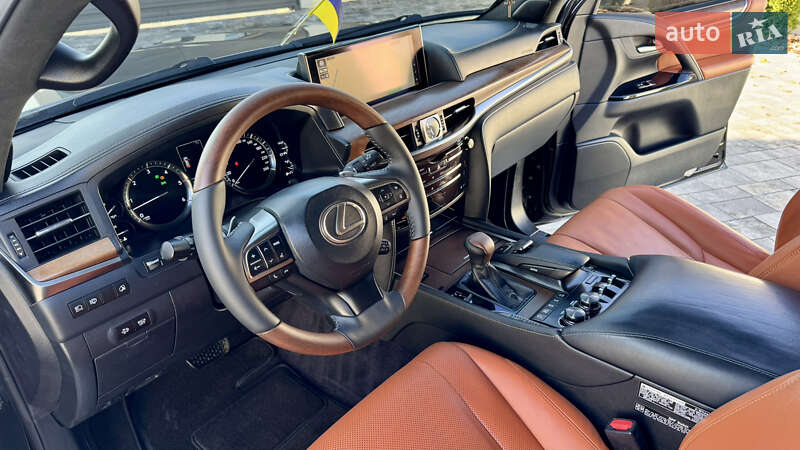 Позашляховик / Кросовер Lexus LX 2018 в Івано-Франківську