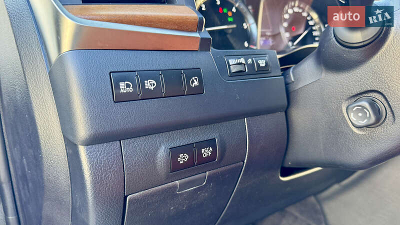 Позашляховик / Кросовер Lexus LX 2018 в Івано-Франківську