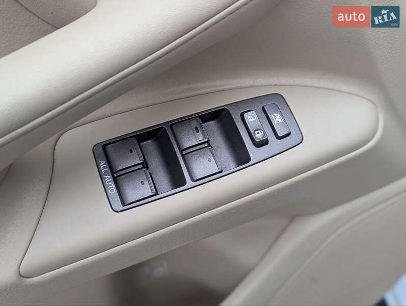 Позашляховик / Кросовер Lexus LX 2010 в Києві