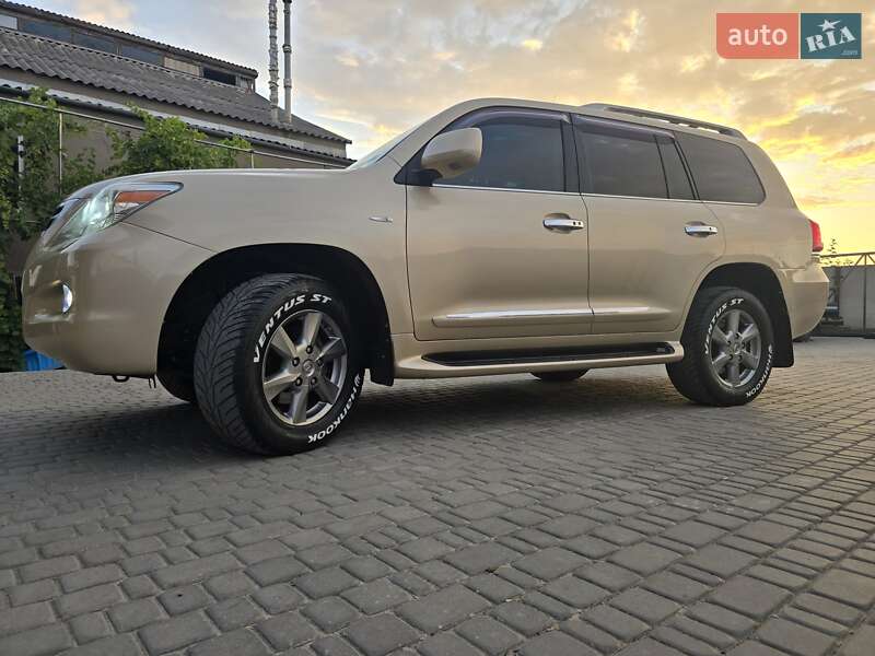 Внедорожник / Кроссовер Lexus LX 2011 в Первомайске