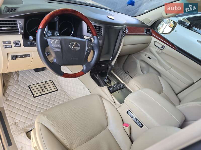 Внедорожник / Кроссовер Lexus LX 2011 в Первомайске