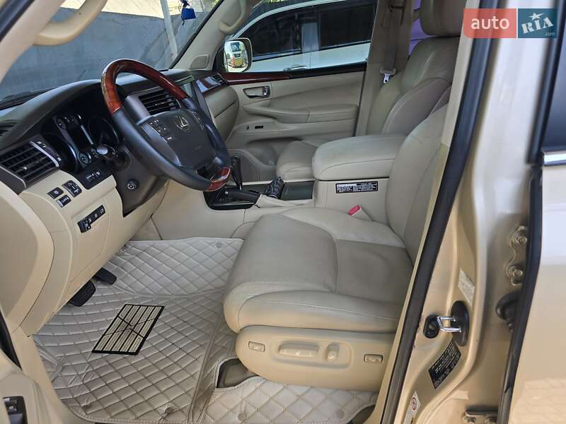 Внедорожник / Кроссовер Lexus LX 2011 в Первомайске