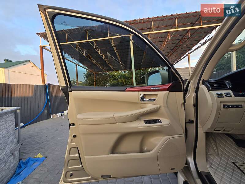 Внедорожник / Кроссовер Lexus LX 2011 в Первомайске