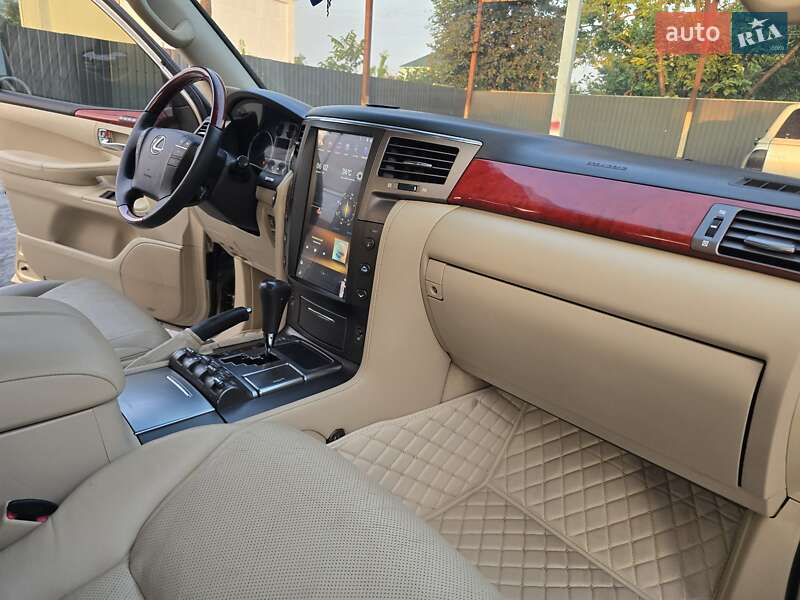 Внедорожник / Кроссовер Lexus LX 2011 в Первомайске