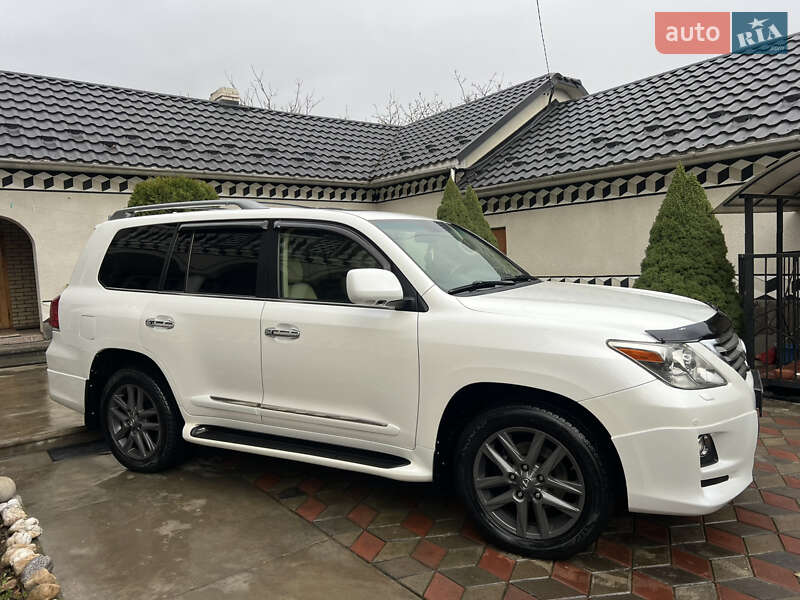 Внедорожник / Кроссовер Lexus LX 2008 в Черновцах