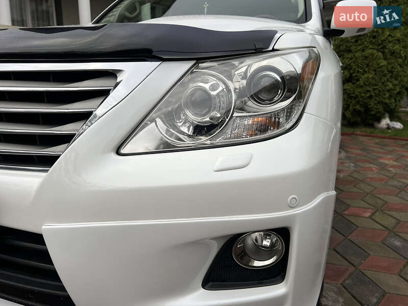 Внедорожник / Кроссовер Lexus LX 2008 в Черновцах