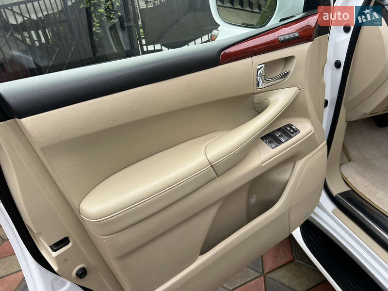 Внедорожник / Кроссовер Lexus LX 2008 в Черновцах