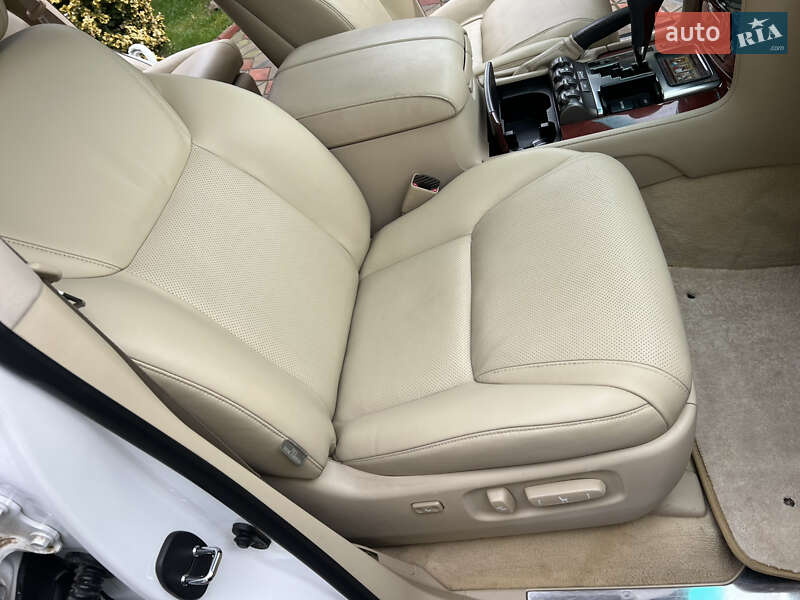 Внедорожник / Кроссовер Lexus LX 2008 в Черновцах