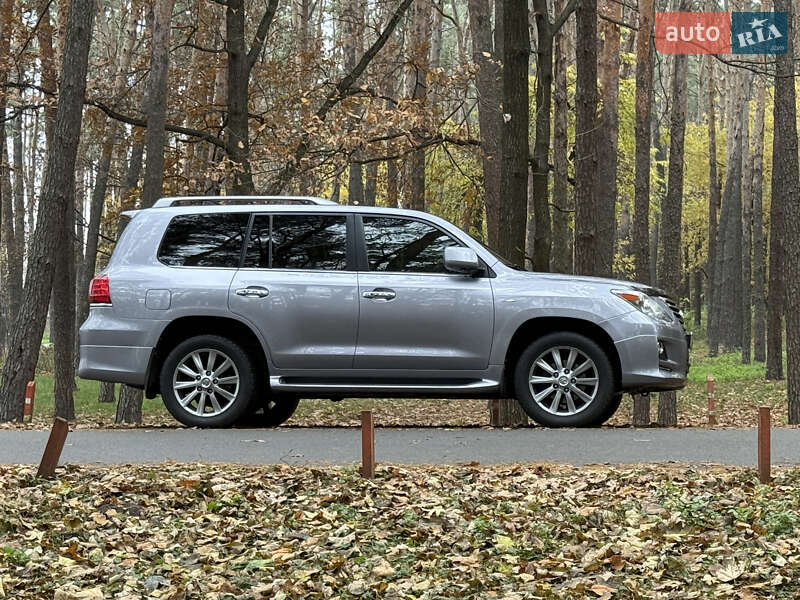 Позашляховик / Кросовер Lexus LX 2010 в Києві