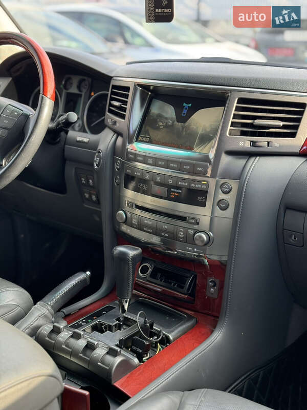 Позашляховик / Кросовер Lexus LX 2008 в Івано-Франківську