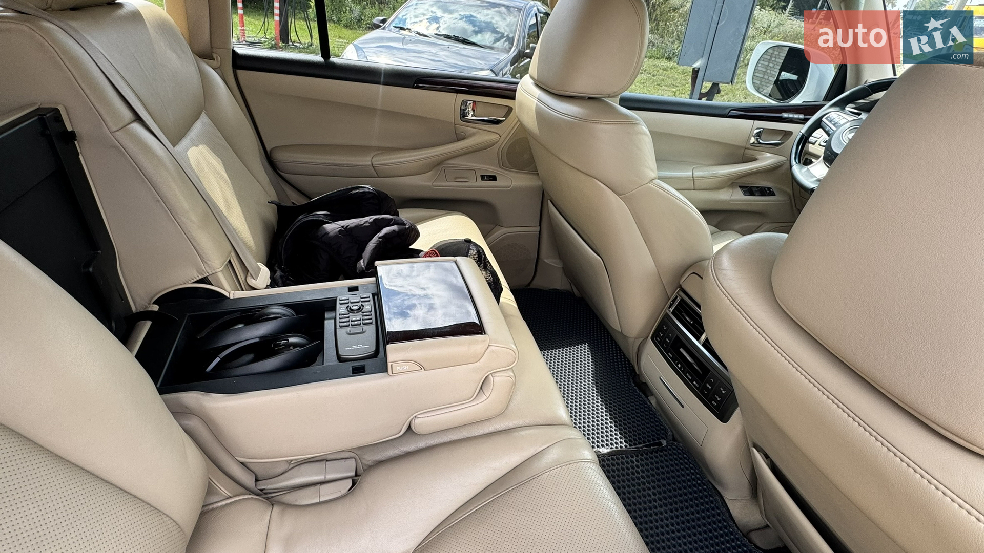2010 Lexus LX - мініатюра 16