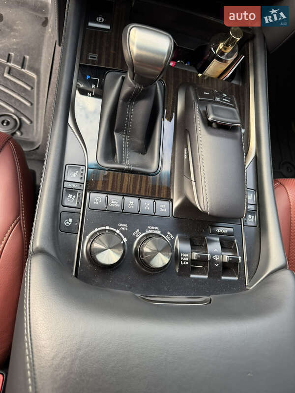 Позашляховик / Кросовер Lexus LX 2019 в Дніпрі фото 27 Позашляховик / Кросовер Lexus LX 2019 в Дніпрі