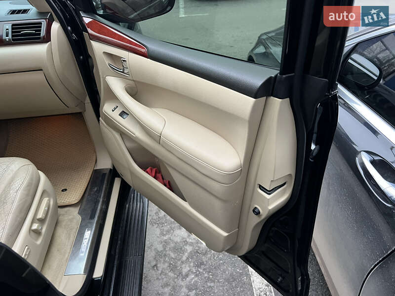 Позашляховик / Кросовер Lexus LX 2008 в Києві