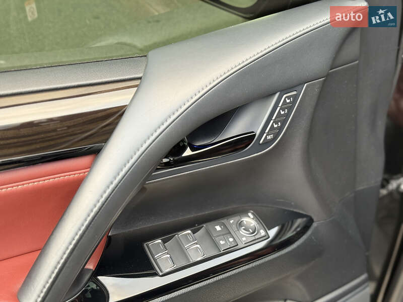 Внедорожник / Кроссовер Lexus LX 2017 в Днепре фото 20 Внедорожник / Кроссовер Lexus LX 2017 в Днепре