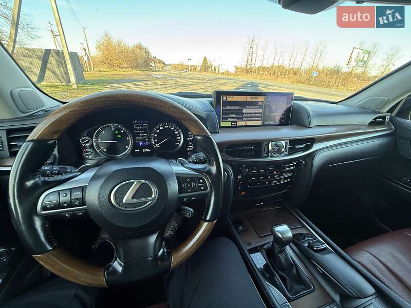 Внедорожник / Кроссовер Lexus LX 2017 в Ивано-Франковске