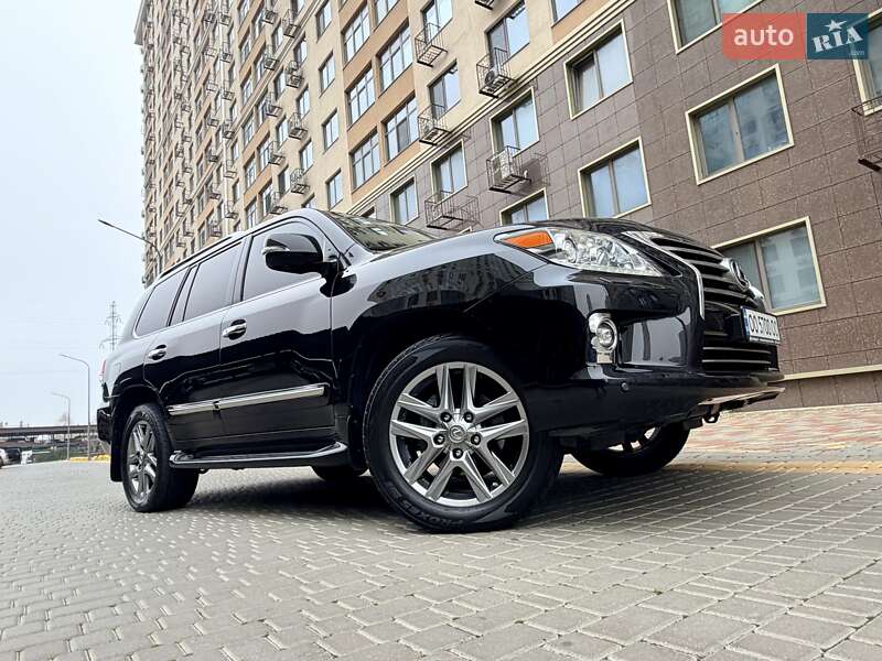 Позашляховик / Кросовер Lexus LX 2014 в Одесі фото 130 Позашляховик / Кросовер Lexus LX 2014 в Одесі