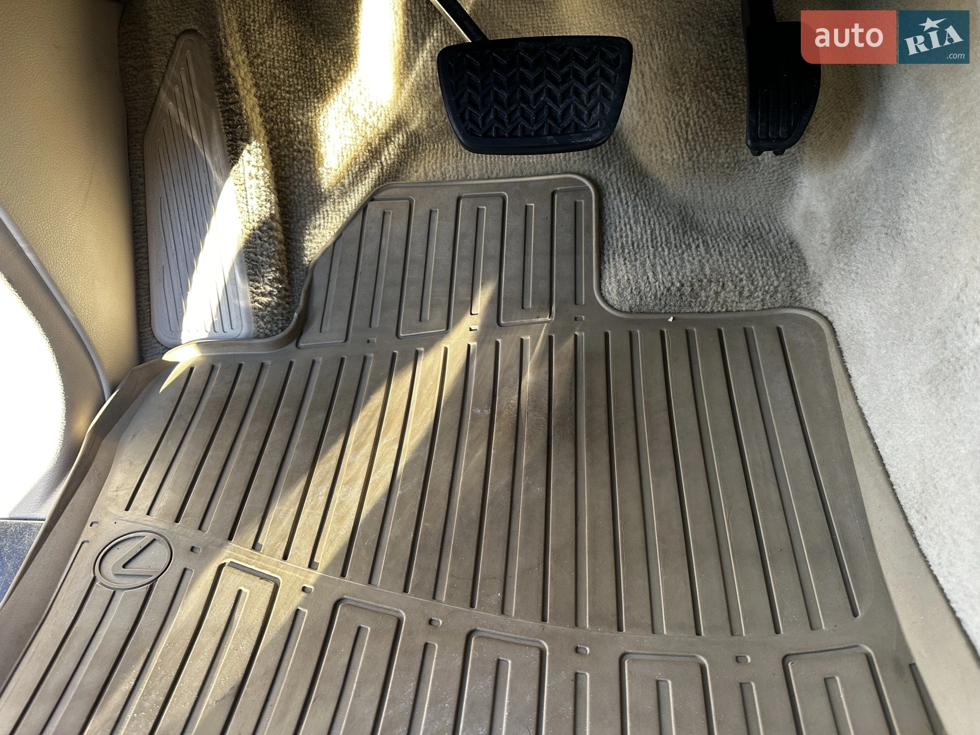 2015 Lexus LX - мініатюра 32