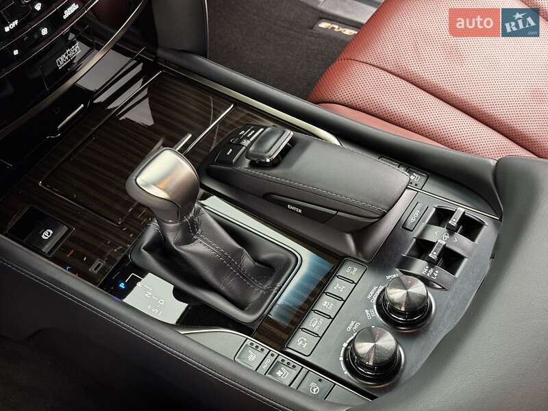 Позашляховик / Кросовер Lexus LX 2020 в Івано-Франківську