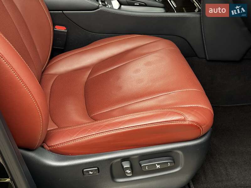 Позашляховик / Кросовер Lexus LX 2020 в Івано-Франківську