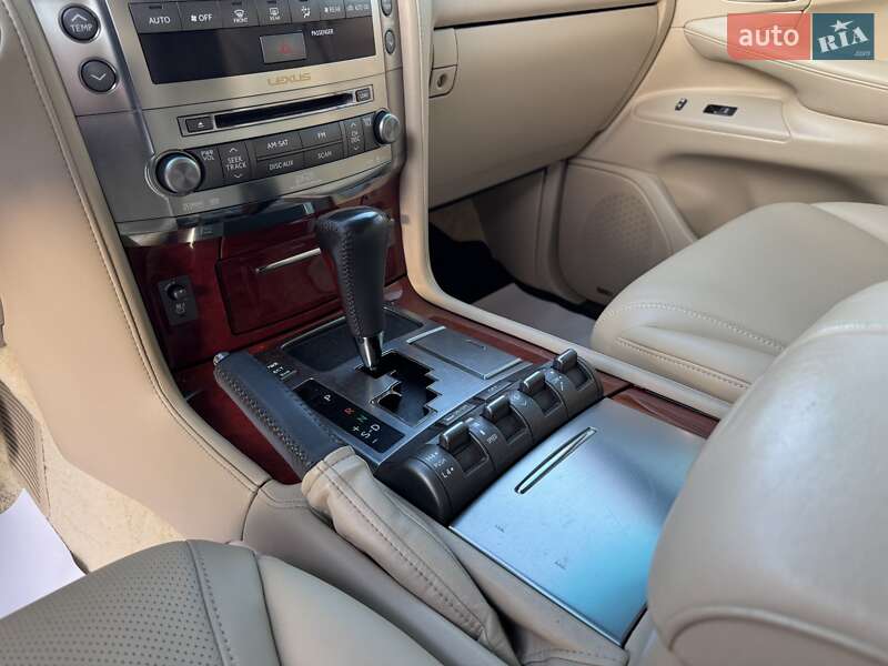 Внедорожник / Кроссовер Lexus LX 2010 в Днепре