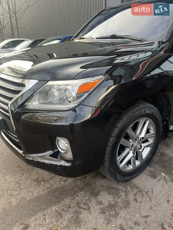 Lexus LX 2012