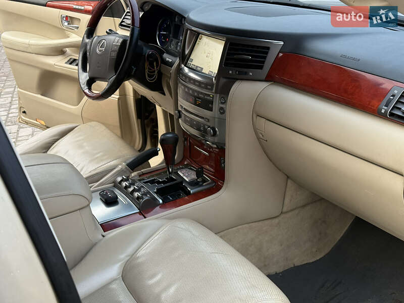 Позашляховик / Кросовер Lexus LX 2008 в Хмельницькому