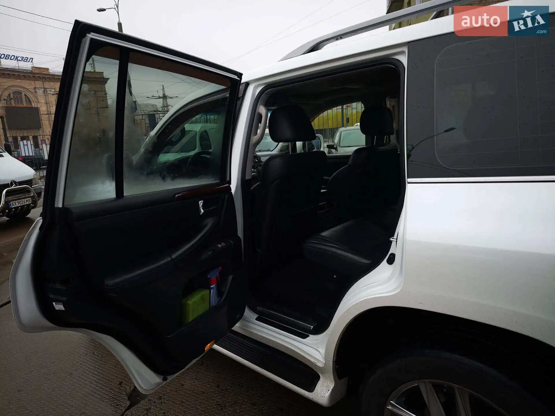 2011 Lexus LX - мініатюра 14
