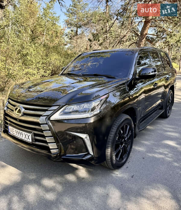 Позашляховик / Кросовер Lexus LX 2016 в Дніпрі