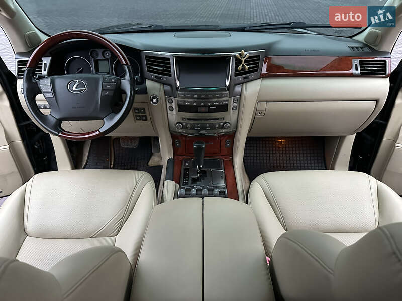 Внедорожник / Кроссовер Lexus LX 2008 в Днепре