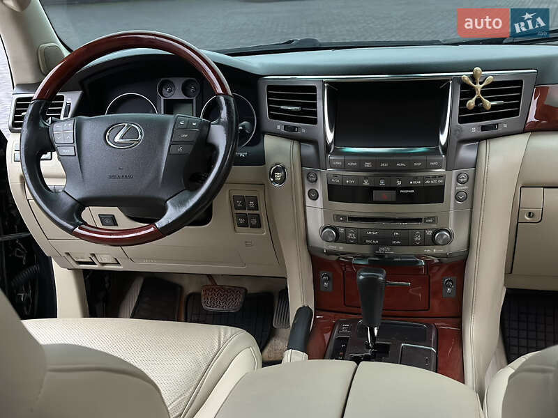 Внедорожник / Кроссовер Lexus LX 2008 в Днепре