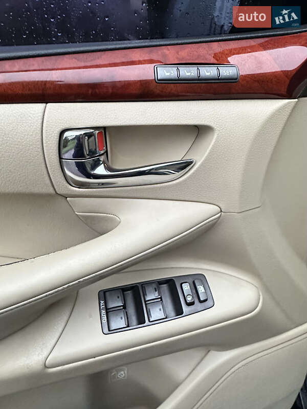 Внедорожник / Кроссовер Lexus LX 2008 в Днепре