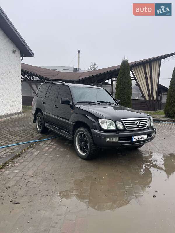 Lexus LX 2004