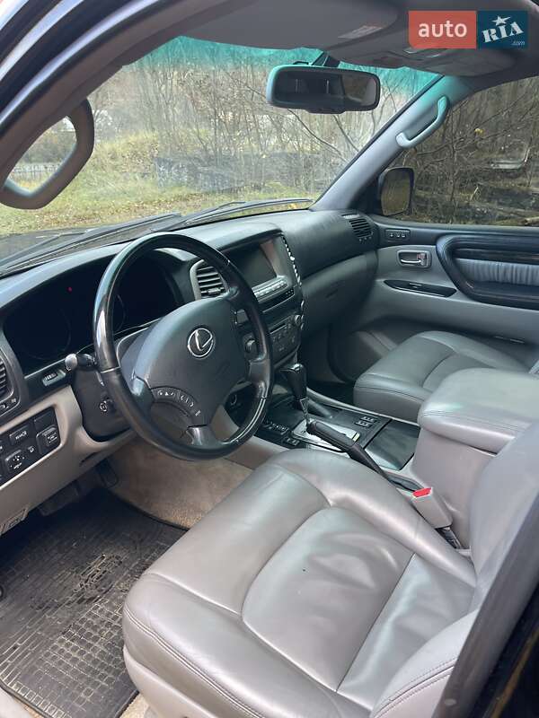Позашляховик / Кросовер Lexus LX 2004 в Косові